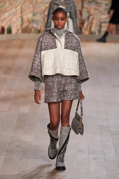 Look 38